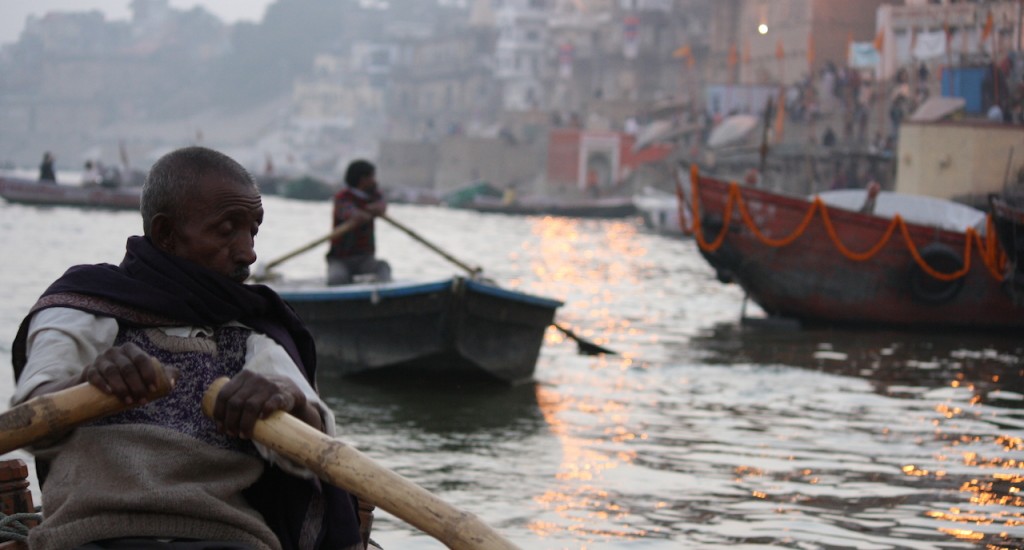Evening Boat Ride in Varanasi : India Holiday Architects